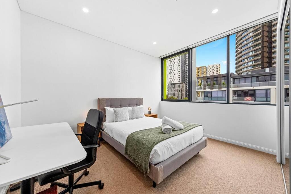 Four Bedroom Apartment With Facilities In Olympic Park Sydney Bagian luar foto