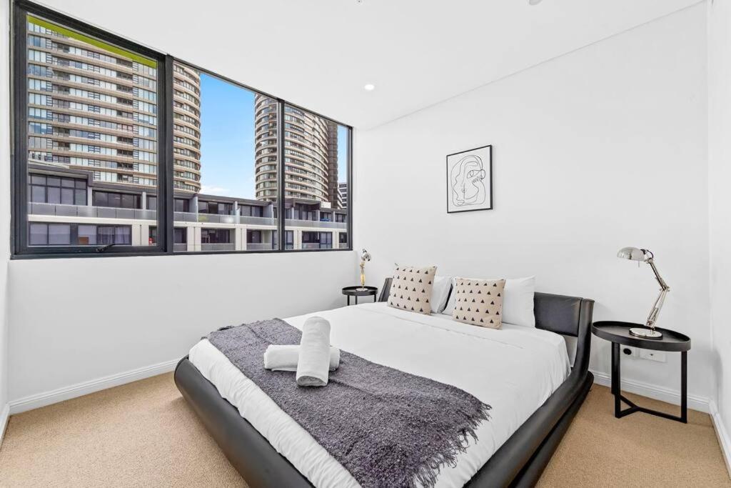 Four Bedroom Apartment With Facilities In Olympic Park Sydney Bagian luar foto