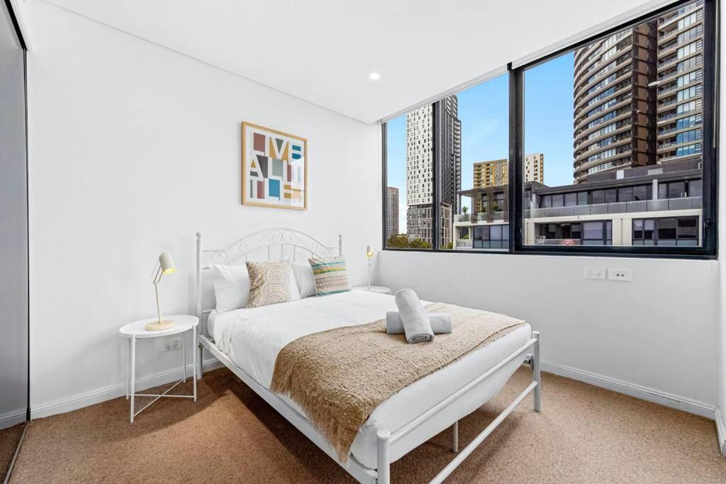 Four Bedroom Apartment With Facilities In Olympic Park Sydney Bagian luar foto